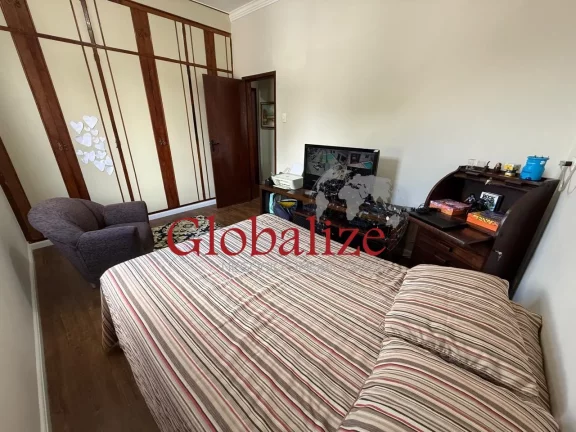 Imagem Sobrado com 3 dormitórios, piscina, 2 vagas de garagem no bairro do Embaré em Santos por R$ 1.270.000,00