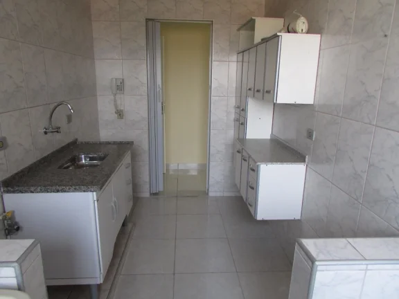 Imagem Lindo Apto com 01 vaga, sala com sacada, cozinha com armários e gabinete, área de serv. wc social ...