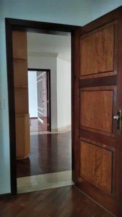 Imagem Casa no Res. Melville - 600m²