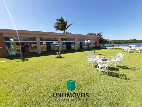 Imagem Mansão de luxo à venda no Canal de Guarapari com marina privativa, 5 suítes e lazer completo