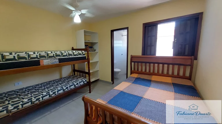 Imagem Casa com 4 dormitórios a venda na Praia da Enseada
