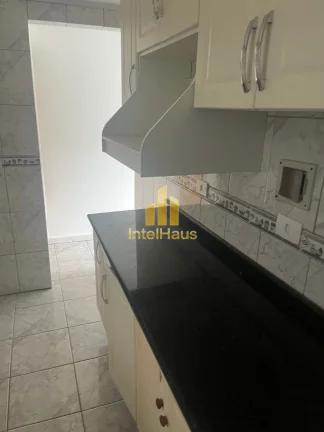 Imagem Apartamento com 2 dormitórios, sala para dois ambientes, cozinha com armários e cooktop, 1 banheir...