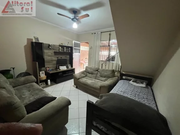 Imagem Casa à venda em Praia Grande-SP, bairro Nova Mirim, 2 quartos, 1 sala, 2 banheiros, 2 vagas, 70m².