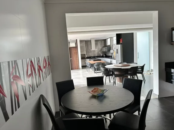 Imagem CASA EM BAIRRO NOBRE DE PASSOS/MG - ACEITA PERMUTA
