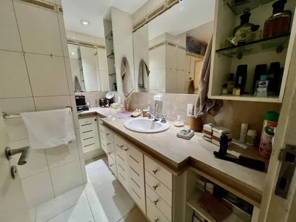 Imagem Apartamento com 4 Quartos à Venda, 240 m² em Leblon - Rio De Janeiro