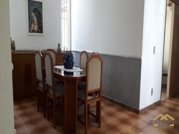 Imagem Casa à Venda com 241m² por R$ 990.000,00 - Vila Vianelo - Jundiaí/SP