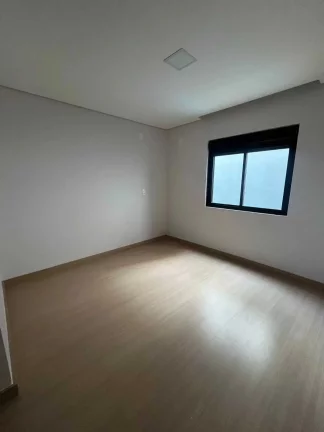 Imagem Geminado alto padrão com 3 suítes sendo 1 master e 2 vagas de garagem - Saguaçu | Joinville/SC