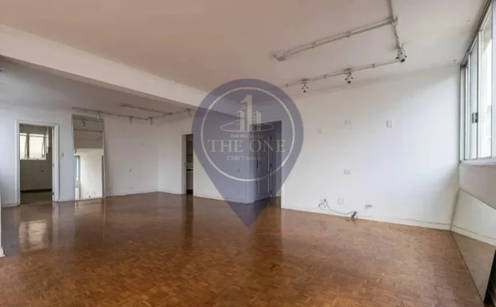 Imagem Apartamento para locação em Cerqueira César, São Paulo-SP: 3 quartos, 1 suíte, 2 banheiros, 1 vaga de garagem, 180m².