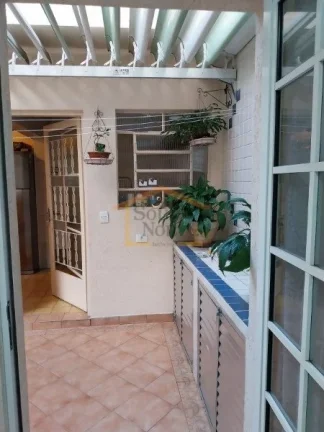 Imagem Casa em Condomínio fechado, 93m², 2 dormitórios, sala para 2 ambientes, 2 banheiros, sendo 1 lava...