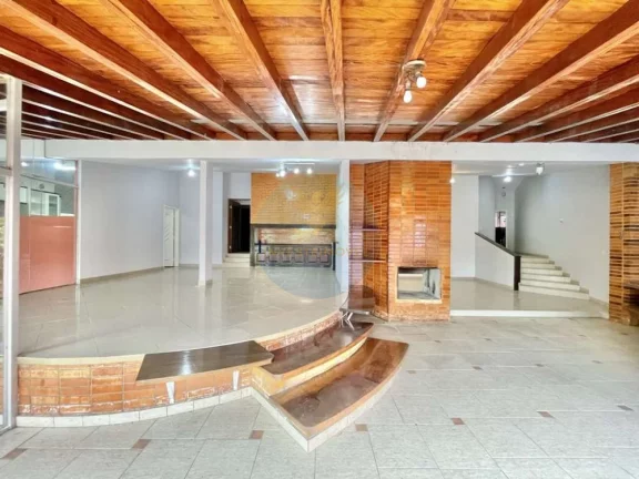 Imagem Casa em Condomínio a Venda no bairro Granja Viana - Carapicuíba, SP