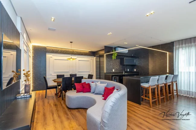 Imagem Apartamento 4 ou + dormitórios para Venda em Balneário Camboriú / SC no bairro Pioneiros
