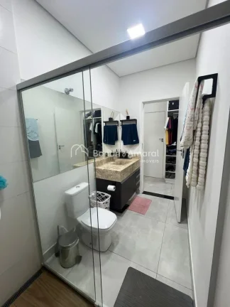 Imagem Casa térrea à venda no Condomínio Fiorella, Valinhos, 3 dormitórios sendo 2 suítes com armário...