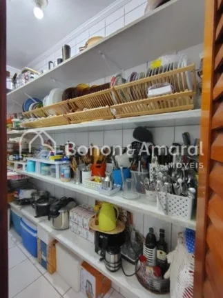 Imagem Linda casa à venda em Valinhos, situada em um condomínio tranquilo e com excelente localização. ...