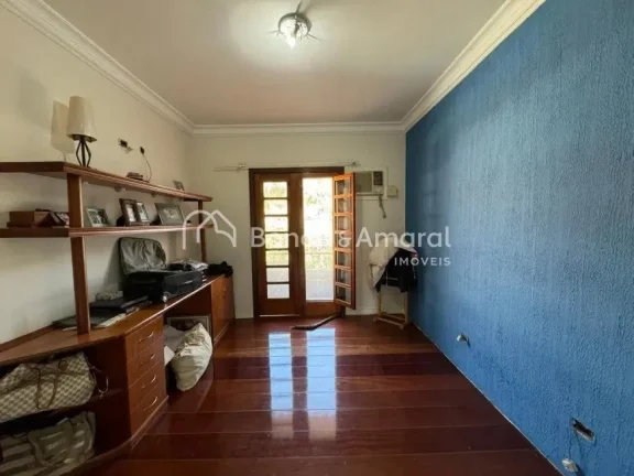 Imagem Casa charmosa e aconchegante com ambientes bem distribuídos, oferecendo hall de entrada com lavabo,...
