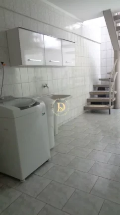 Imagem Casa - Jardim Ismênia - 3 Dormitórios (1 suíte) - 220m² - São José dos Campos/SP