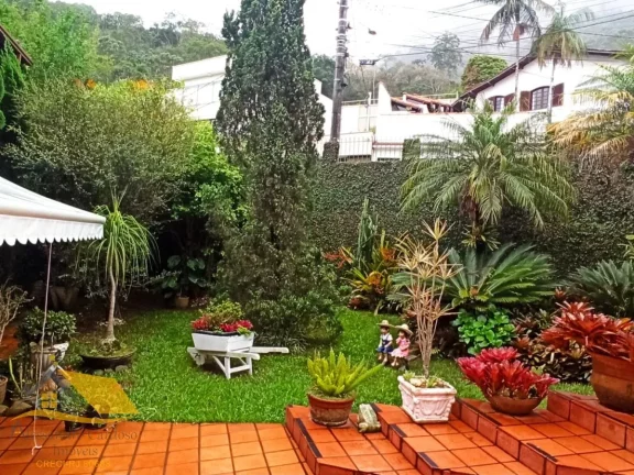 Imagem Vendo casa de alto padrão no Cônego, com 6 quartos