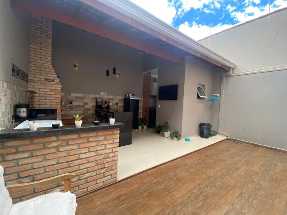Imagem Charmosa Casa à Venda no Bairro Village, Tatuí, SP!