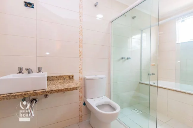 Imagem Sobrado com 4 Quartos, 1 Suite, 3 Vagas, com Lareira e Churrasqueira à venda, 207 m² por R$ 1.200.000,00 - Bom Retiro - Curitiba/PR