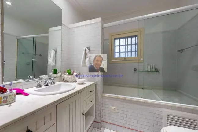 Imagem Vende-se Mansão no Pq Silvino Pereira. Mansão cinematográfica!