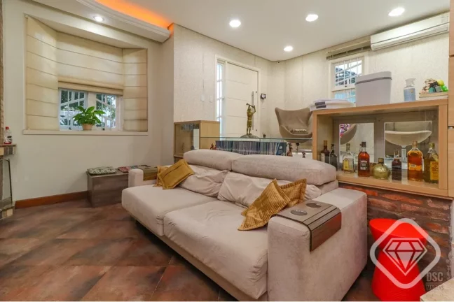 Imagem Casa luxuosa na Tristeza que combina espaço, privacidade e alto padrão.

Com 340 metros quadrados ...