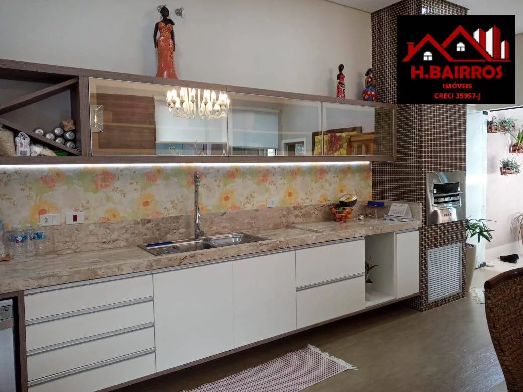 Imagem VENDE CASA COM 4 SUÍTES NO JARDIM AQUÁRIUS, 400 M DE ÁREA CONSTRUIDA