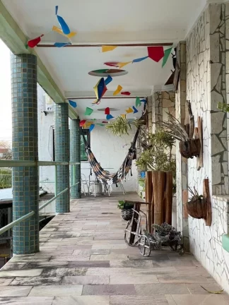 Imagem Casa à venda no bairro Coroa do Meio em rua pública - Confira detalhes!