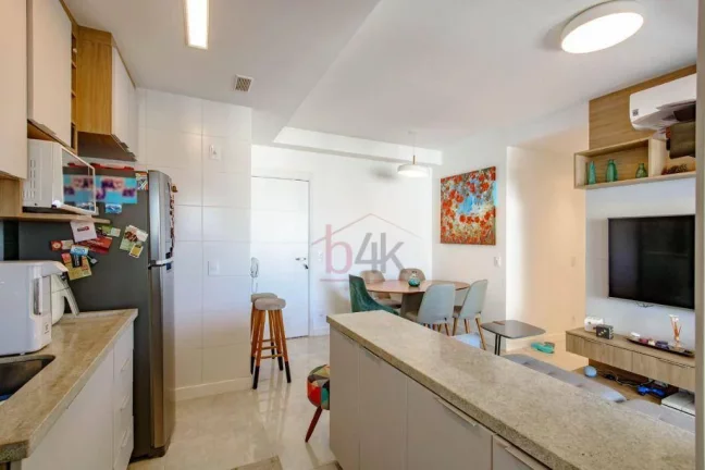 Imagem Apartamento com dois dormitórios e varanda a venda na Chácara Santo Antônio.