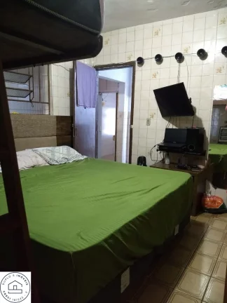 Imagem Imóvel em São Paulo / Zona sul / Bairro Jardim Mirna / 3 casas no terreno.