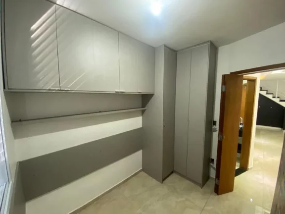 Imagem Apartamento sem condomínio à venda em Santo André - Vila Linda: 2 quartos, 1 banheiro, 1 vaga de garagem, 90m².