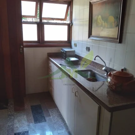 Imagem Bela Casa à Venda no Condomínio Clube da Montanha em Atibaia