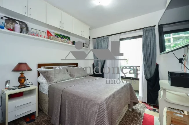 Imagem imóvel excepcional no coração de Perdizes Nobre com 3 suítes e 4 vagas, 230m².
