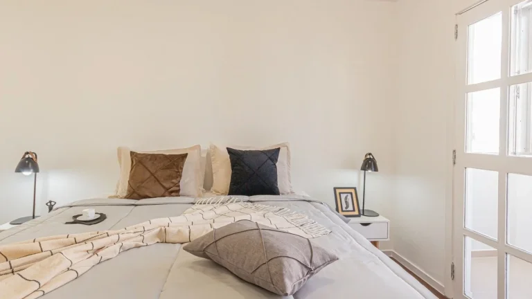 Imagem Apartamento 139M², 2Q, 1 Banheiro, 1 Vaga, Varanda, Armários.