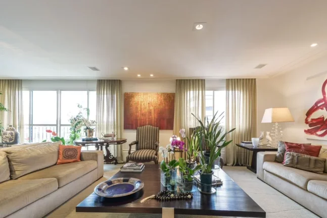 Imagem Apartamento reformado com 4 dts (2 suítes) e 5 vagas, com vista Pacaembu