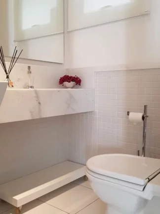 Imagem CONDOMINIO QUINTAS DE SAÚIPE - CASA TOTALMENTE MOBILIADA, DECORADA, MODELO DO RENOMADO ARQUITETO DAVI BASTOS: 330m2 DE ÁREA, 3 SUITES SALA AMPLIADA