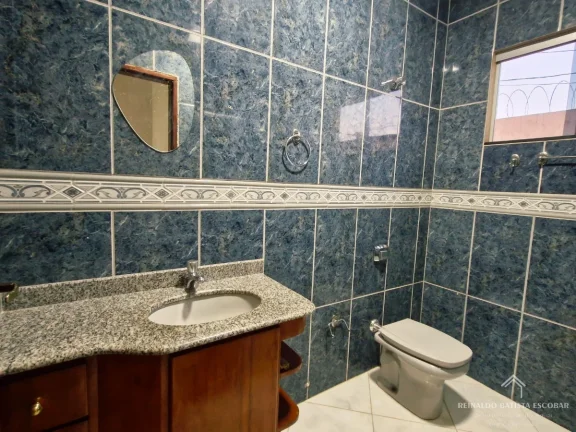 Imagem Casa térrea cômodos amplos com ótima localização na Vila Nasser