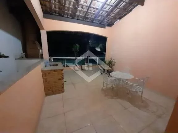 Imagem Casa dúplex com 3 quartos e 240m² em condomínio – Campo Grande RJ