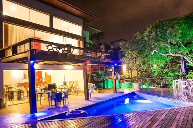 Imagem Casa com 8 dormitórios à venda, 500 m² por R$ 4.200.000,00 - Ferradura - Armação dos Búzios/RJ