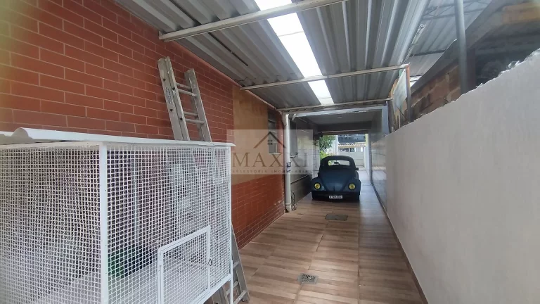Imagem Ampla Casa Duplex com Anexo, Churrasqueira e 8 Vagas – Taquara
