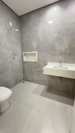 Imagem Imperdível: Casa à venda em Cuiabá-MT, bairro Jardim das Palmeiras, 3 quartos, 1 suíte, 2 salas, 3 banheiros, 2 vagas, 166m².