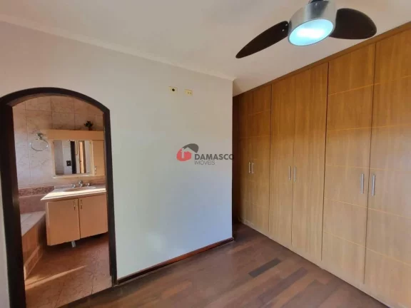 Imagem Sobrado à venda 3 Quartos, 2 Suites, 2 Vagas, 207 m², Campestre, Santo André - SP