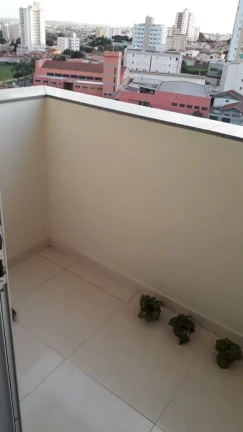 Imagem Apartamento com 2 quartos sendo 1 suíte, sala 2 ambientes com sacada, cozinha planejada, banheiro c...