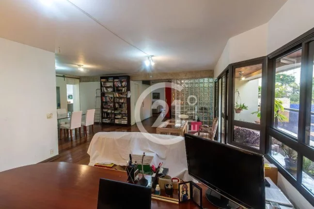 Imagem Apartamento com 3 suítes para alugar, 190 m² - Itaim