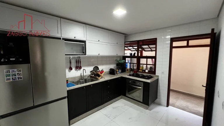 Imagem Oportunidade - Casa em condomínio - 3 dorms.