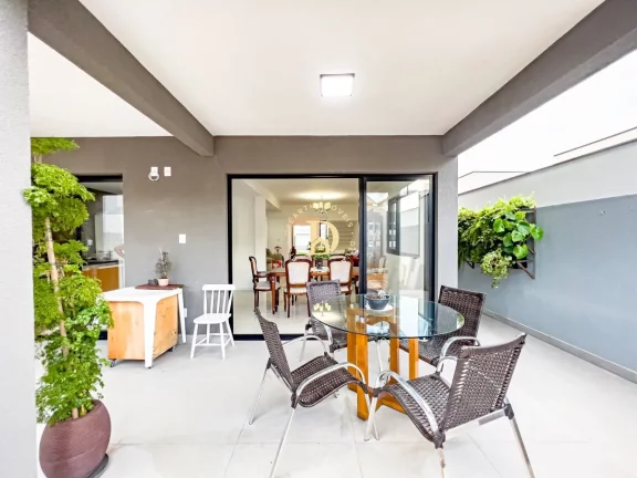 Imagem Casa - Cond. Golden Park - Jacareí - 3 Dormitórios (1 Suíte) - 200m²