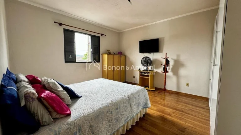 Imagem Casa à venda no bairro Castelo em Valinhos.
Com 03 quartos, sendo 01 suíte. Escritório, banheiro ...