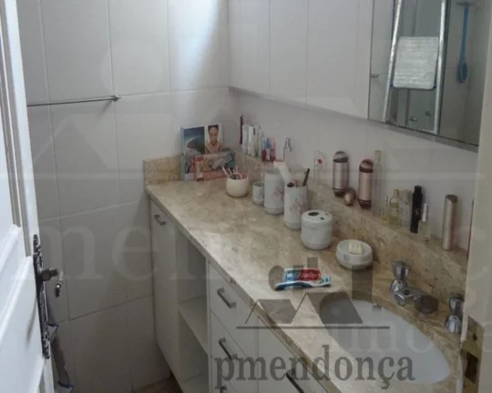 Imagem Apartamento em excelente estado de conservação. Living para 04 ambientes, lavabo, 04 dormitórios ...