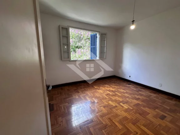 Imagem Casa Ampla e Sofisticada na Rua Saldanha Marinho, Castelânea, Petrópolis