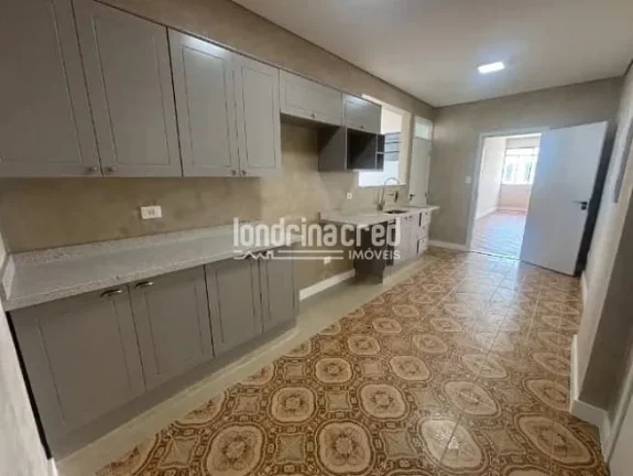 Imagem Apartamento Amplo no Centro de Londrina com 153 m² de Área Útil, 3 Quartos, Suíte e 3 Banheiros em Localização Privilegiada