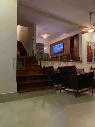 Imagem Venha viver o paraíso na Praia do Curral, em Ilhabela, em uma linda casa em condomínio de alto padrão, localizada ao lado do renomado hotel DPNY. Com
