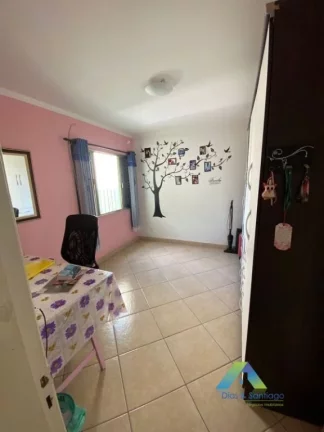 Imagem SANTO ANDRÉ Casa 200M², 3 dormitórios, varanda gourmet, 4 vagas de garagem, ótima localização e valor !!!